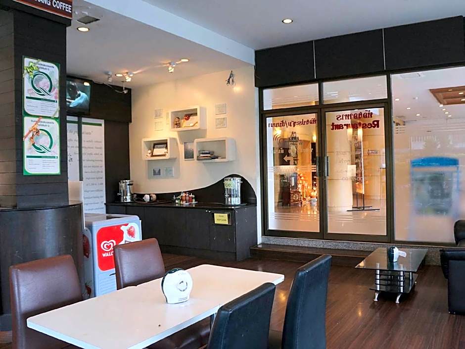 Maneerote Hotel Surin