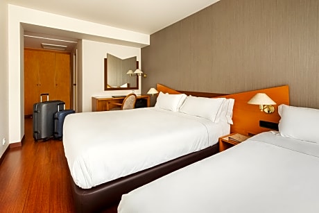 TRIPLE ROOM CHILDREN (2 ADULTS + 1 CHILD)