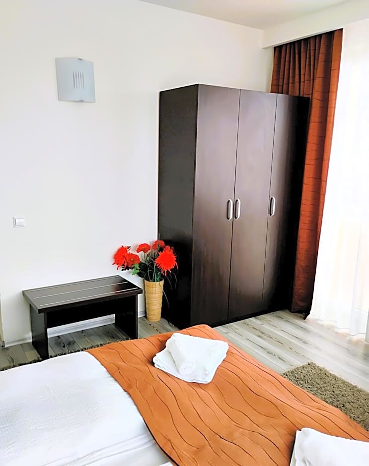 Pensiunea Carmen - Bikers Friendly Nest