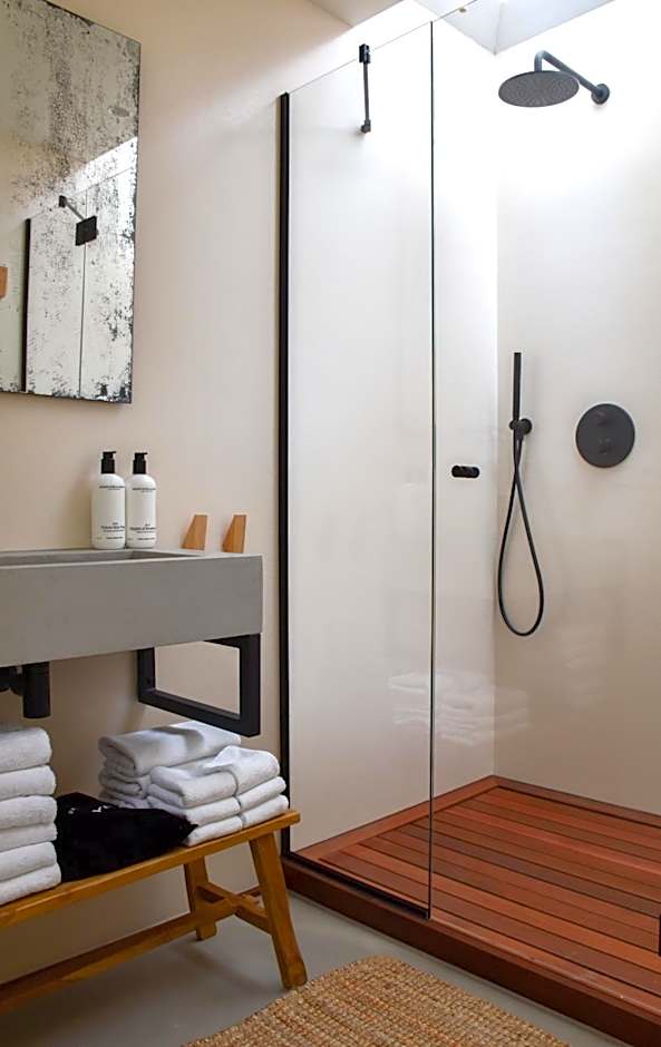 Van Heeckeren Apartments & Suites Nes