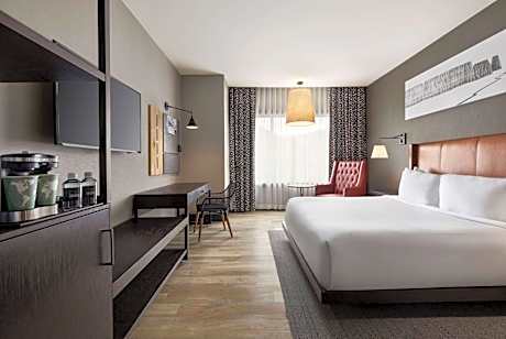 Deluxe King Room - Non-Smoking