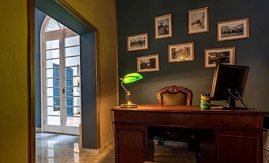 Julina Boutique Living