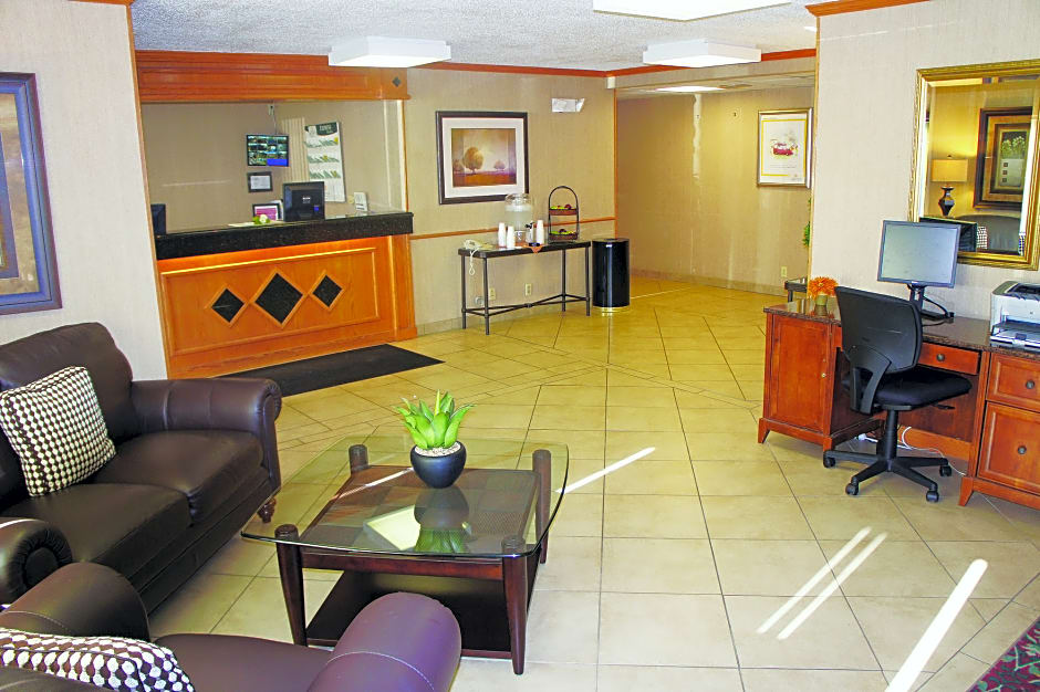 Quality Inn Milwaukee Route 45