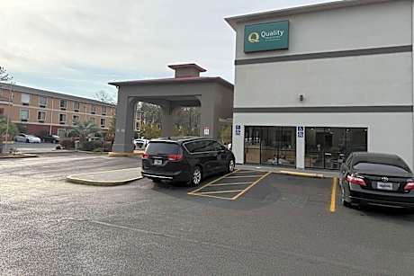 Quality Inn & Suites Biloxi - Ocean Springs