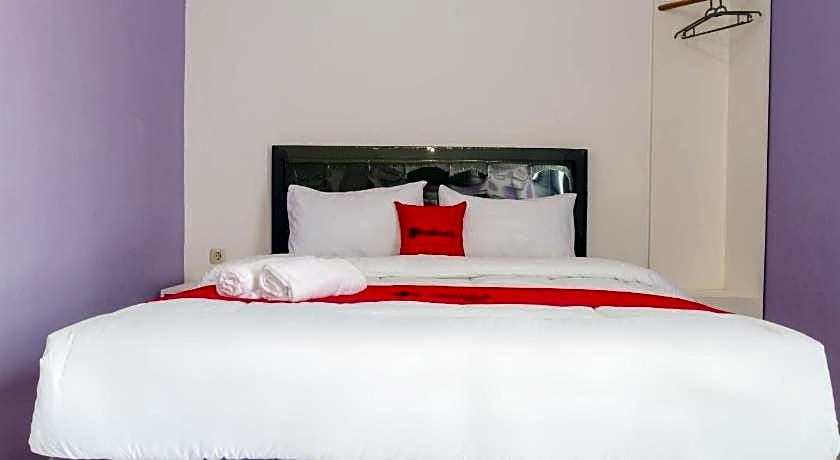 RedDoorz Plus @ Tuparev Cirebon 2.