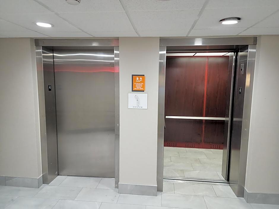 La Quinta Inn & Suites by Wyndham Lake George