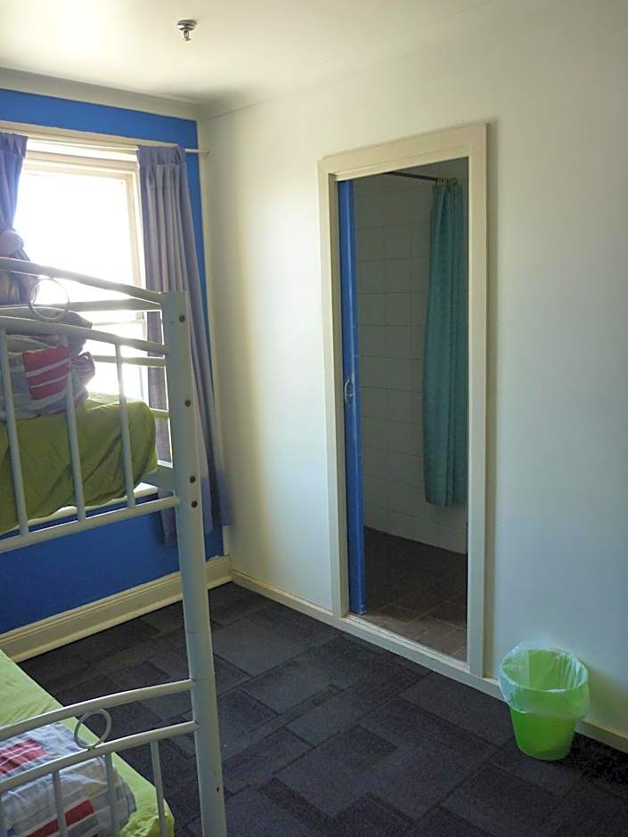 West End Motel & Backpackers