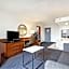 Econo Lodge Inn & Suites Waterloo