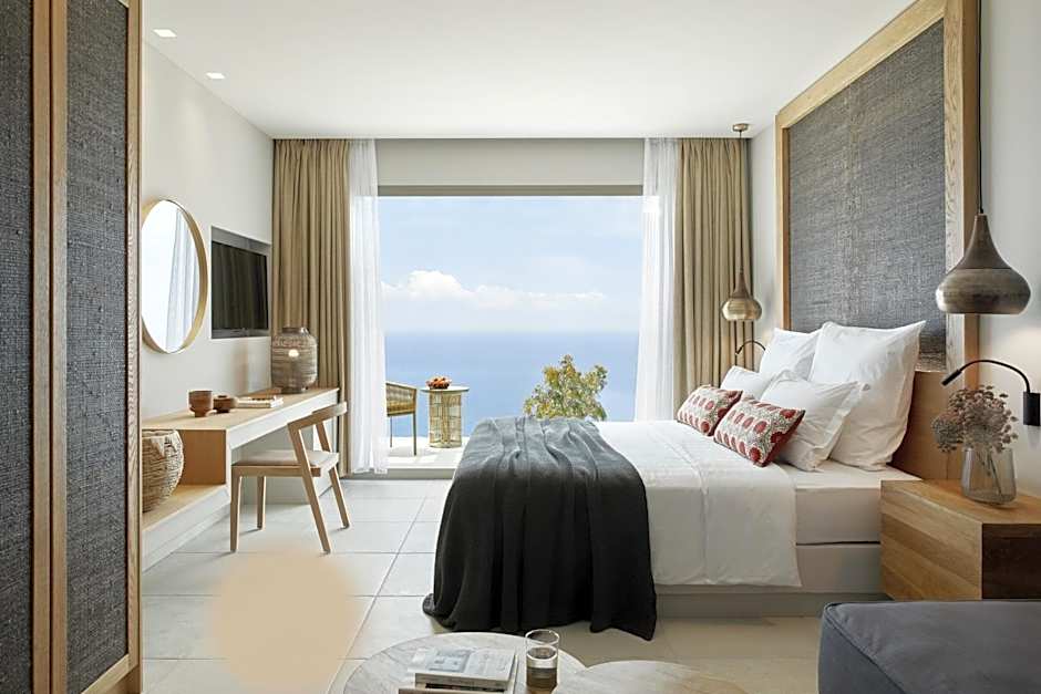 Elix, Mar-Bella Collection