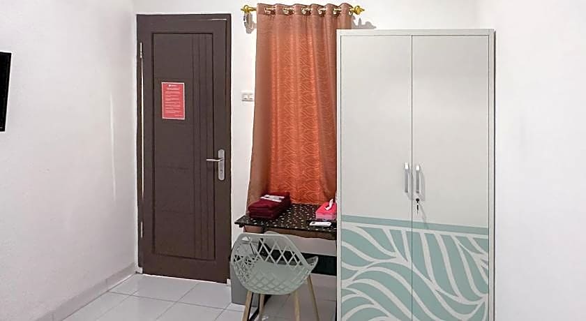 RedDoorz Plus Syariah near Mall Boemi Kedaton Lampung