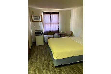 Queen Bed Non-Smoking