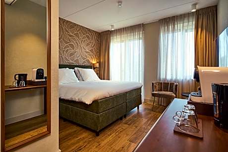 Deluxe Double Room with Bath