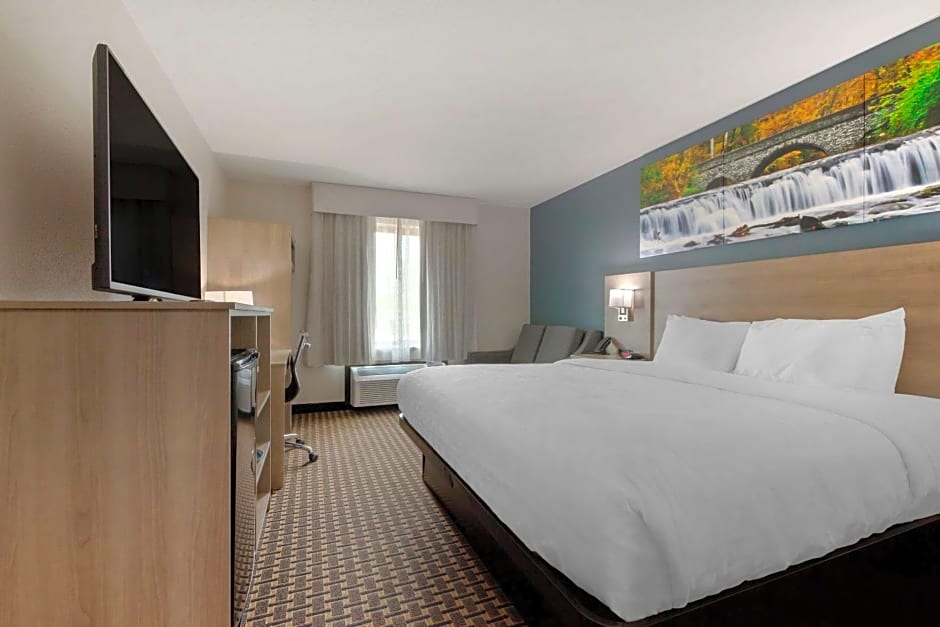 Clarion Pointe Tomah