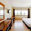 River Hotel The Budget
