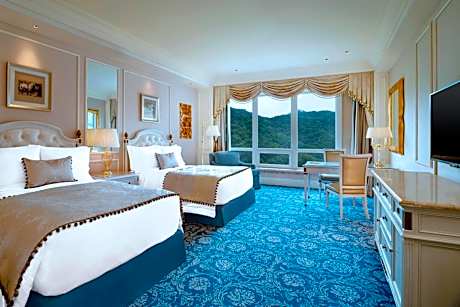 Deluxe Twin Room with Mountain View