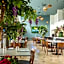 Cairns Harbourside Hotel