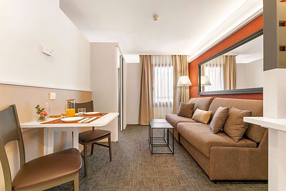 Acacia Suite