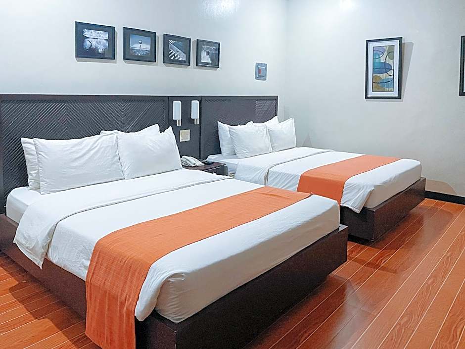 RedDoorz Plus @ Hotel Esse