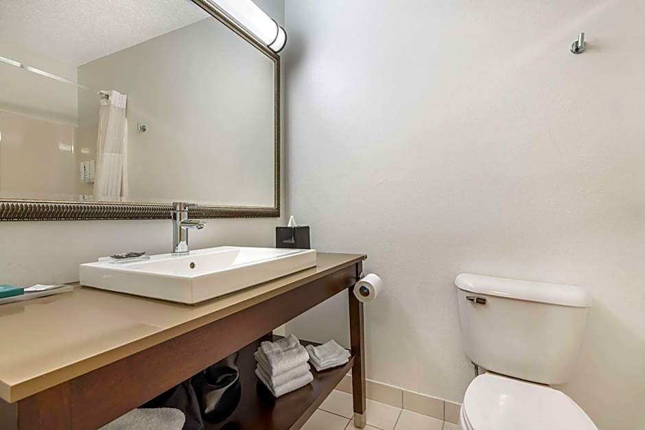 Country Inn & Suites by Radisson, Watertown, SD