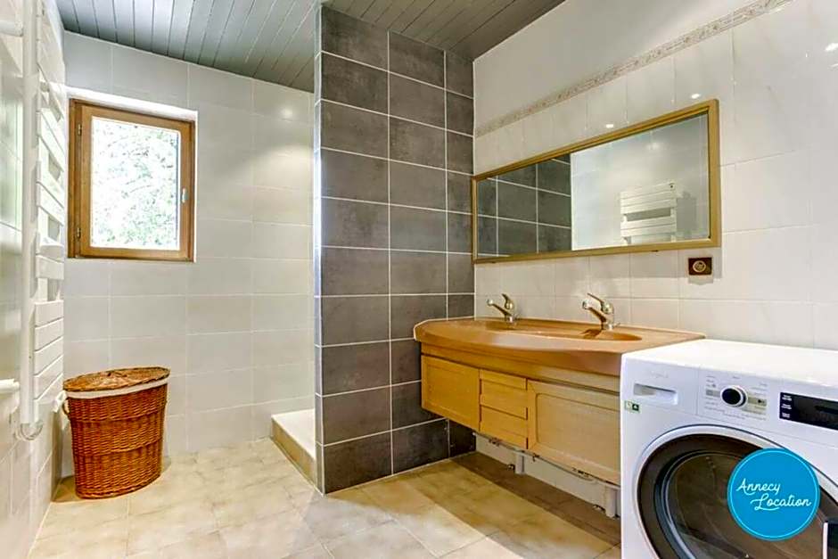 Bergerie Loft Apartment With Panoramic Lake