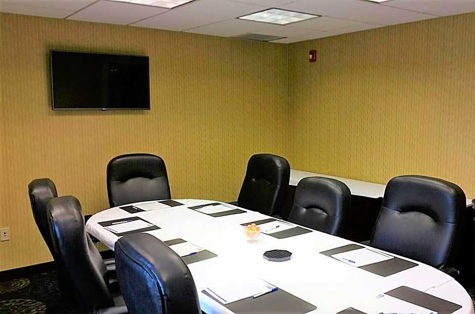 Holiday Inn Express Hotel & Suites Pittsburgh Airport By IHG