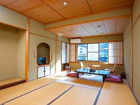 Japanese-Style Family Room with Shared Bathroom - Non-Smoking