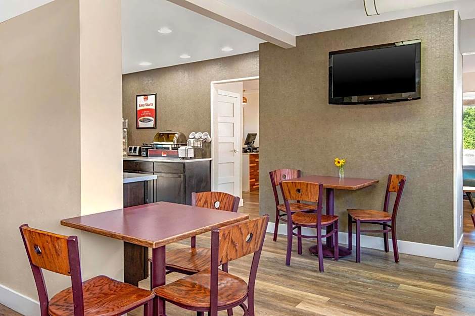Econo Lodge Inn & Suites Durango