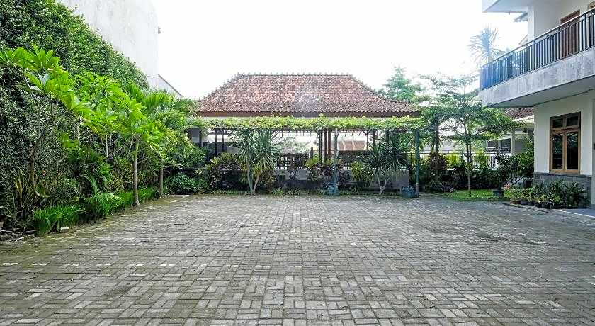 Urbanview Code Riverstay Yogyakarta