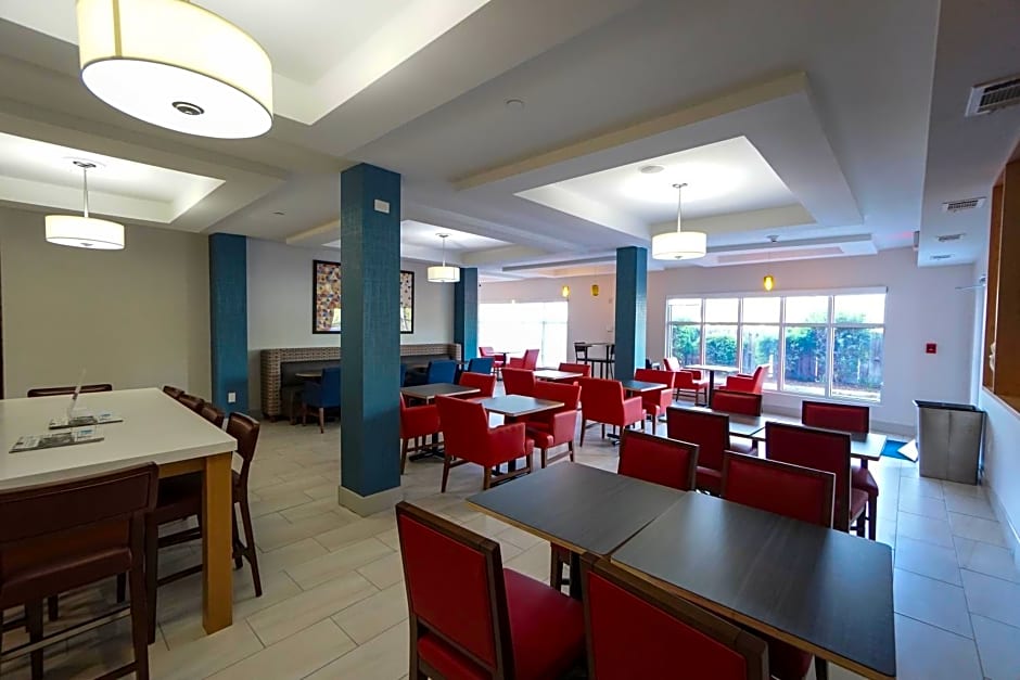 Holiday Inn Express Hotel & Suites Savannah Midtown, an IHG Hotel