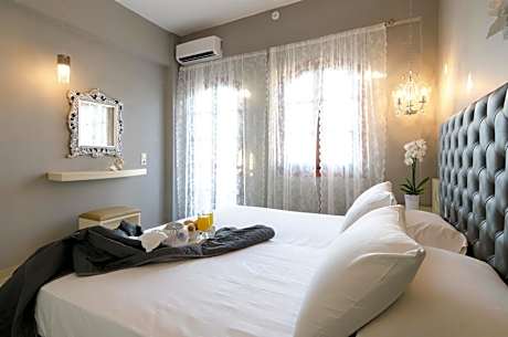 Superior One Bedroom Apartment with Pool View