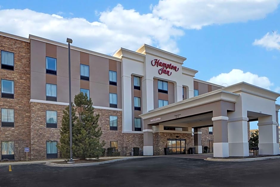 Hampton Inn By Hilton Dekalb (Near The University)