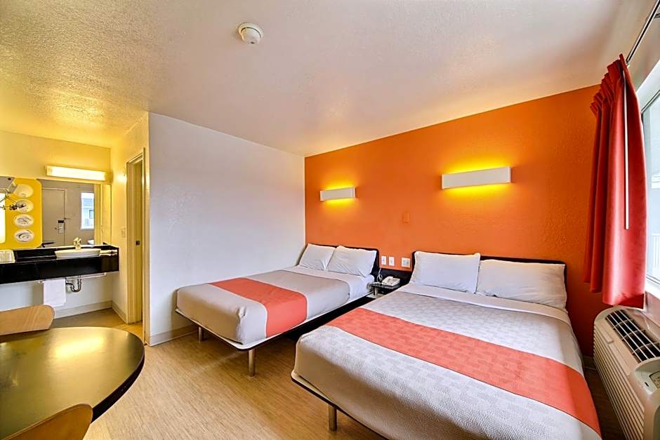 Motel 6-San Marcos, TX