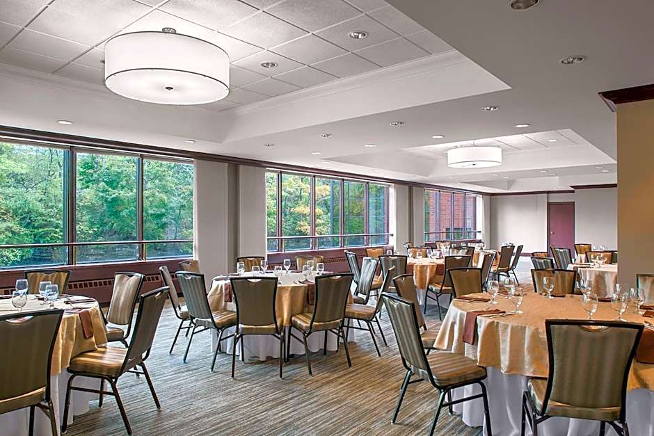 Sheraton Suites Akron Cuyahoga Falls