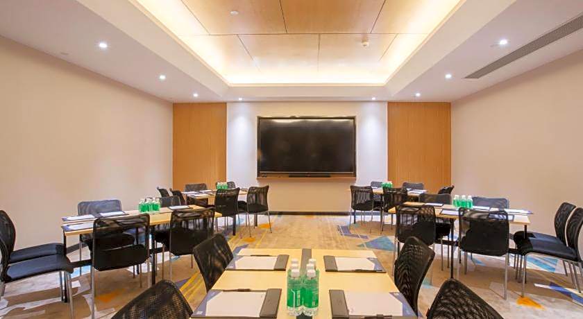 Hampton by Hilton Guangzhou Zhujiang New Town - Free Shuttle Bus to Canton Fair