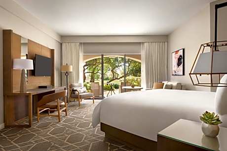 Deluxe King Room with Patio or Balcony and Pool View