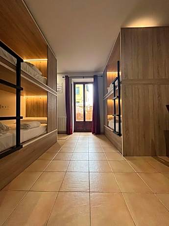 Quadruple Room with Private Bathroom