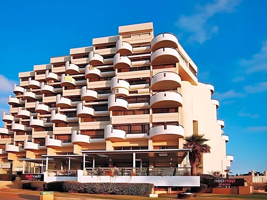 Marine Heights Suites Hotel