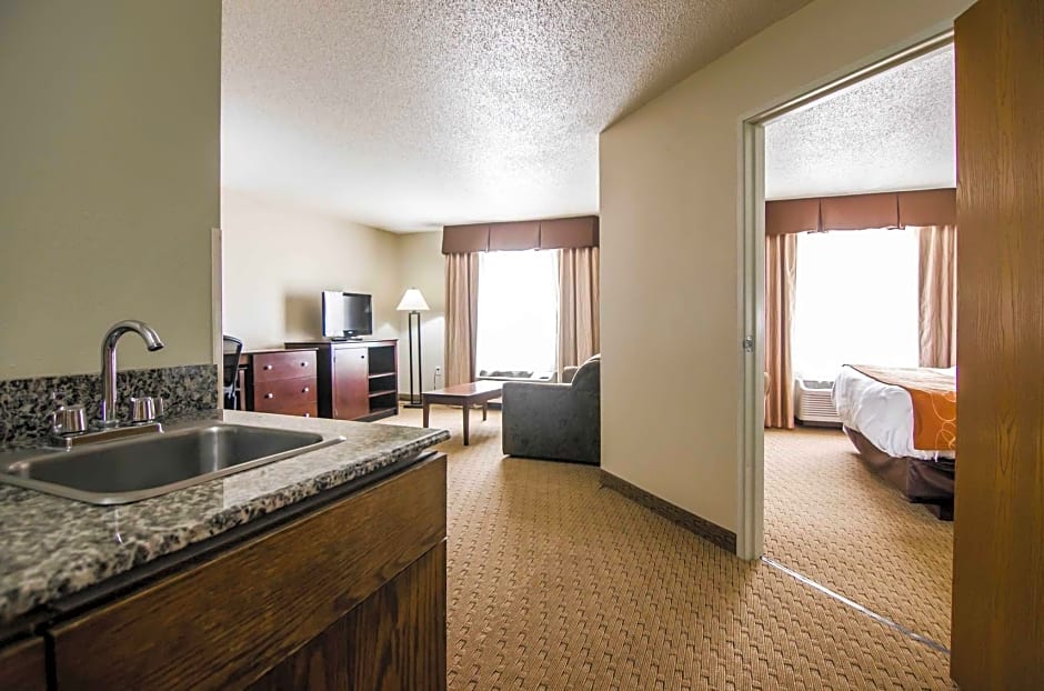 Quality Suites St. Joseph