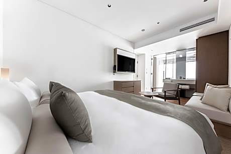 Standard Double Room with No View and Lounge Access - Non-Smoking