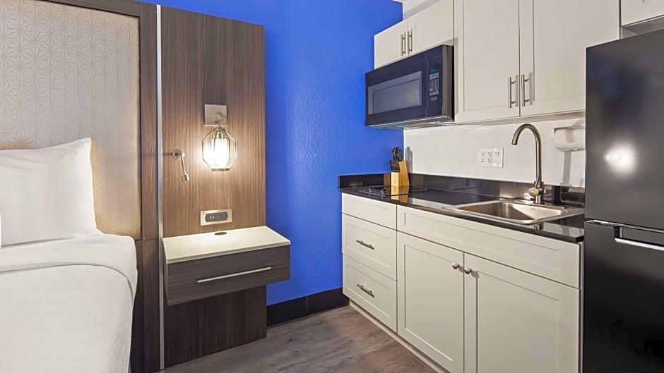 Best Western Plus Executive Residency Denver-Central Park Hotel