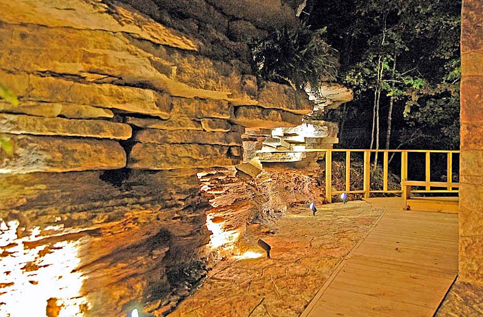 Beaver Lakefront Cabins - Couples Only Getaways