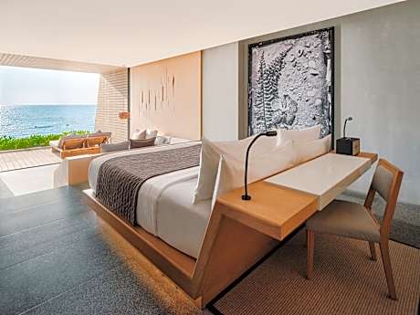 Beachfront Grand Pool Villa