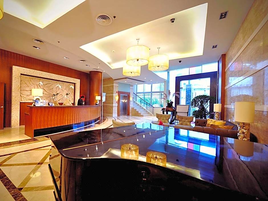The Avenue Plaza Hotel