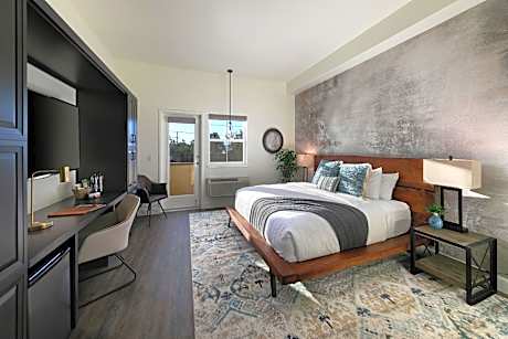 King Room with Balcony