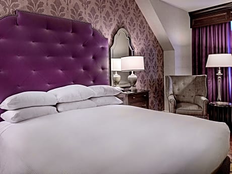 Grand Hall 1 King Luxury Mobil Accessible W/Tub
