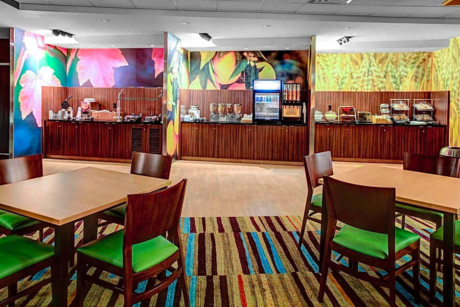 Fairfield Inn & Suites by Marriott Lansing at Eastwood