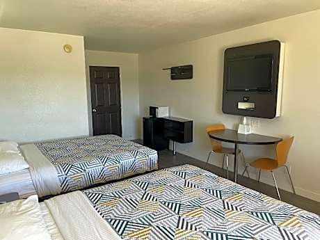 2 Queen Beds | Mobility Accessible Tub Nsmk