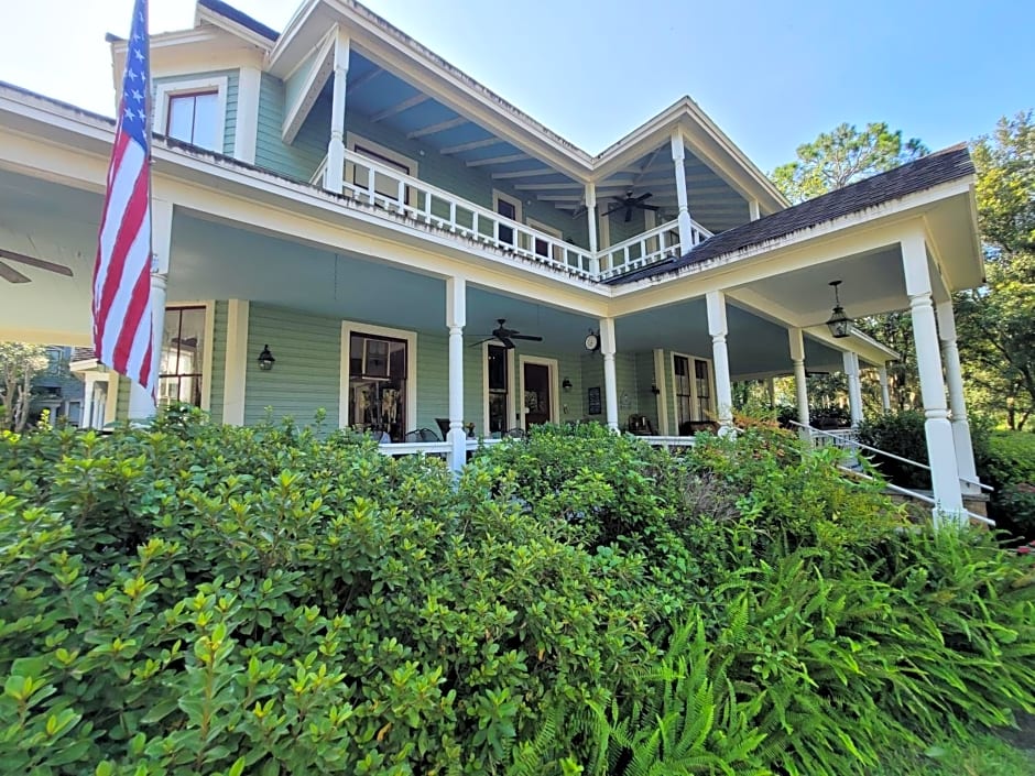 Camellia Rose Inn- King Room Southern Charm