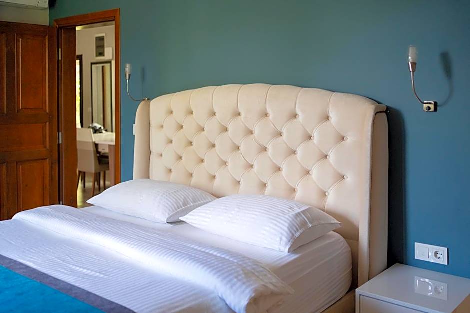 Azur Hotel