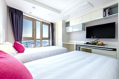 Premier Ocean Twin Room